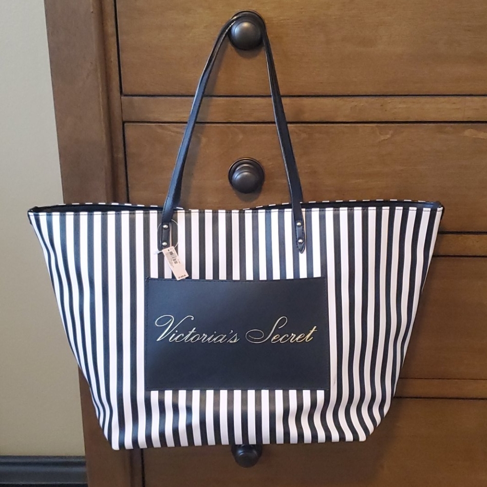 LIMITED TIME DEAL NWT Victoria Secret Tote